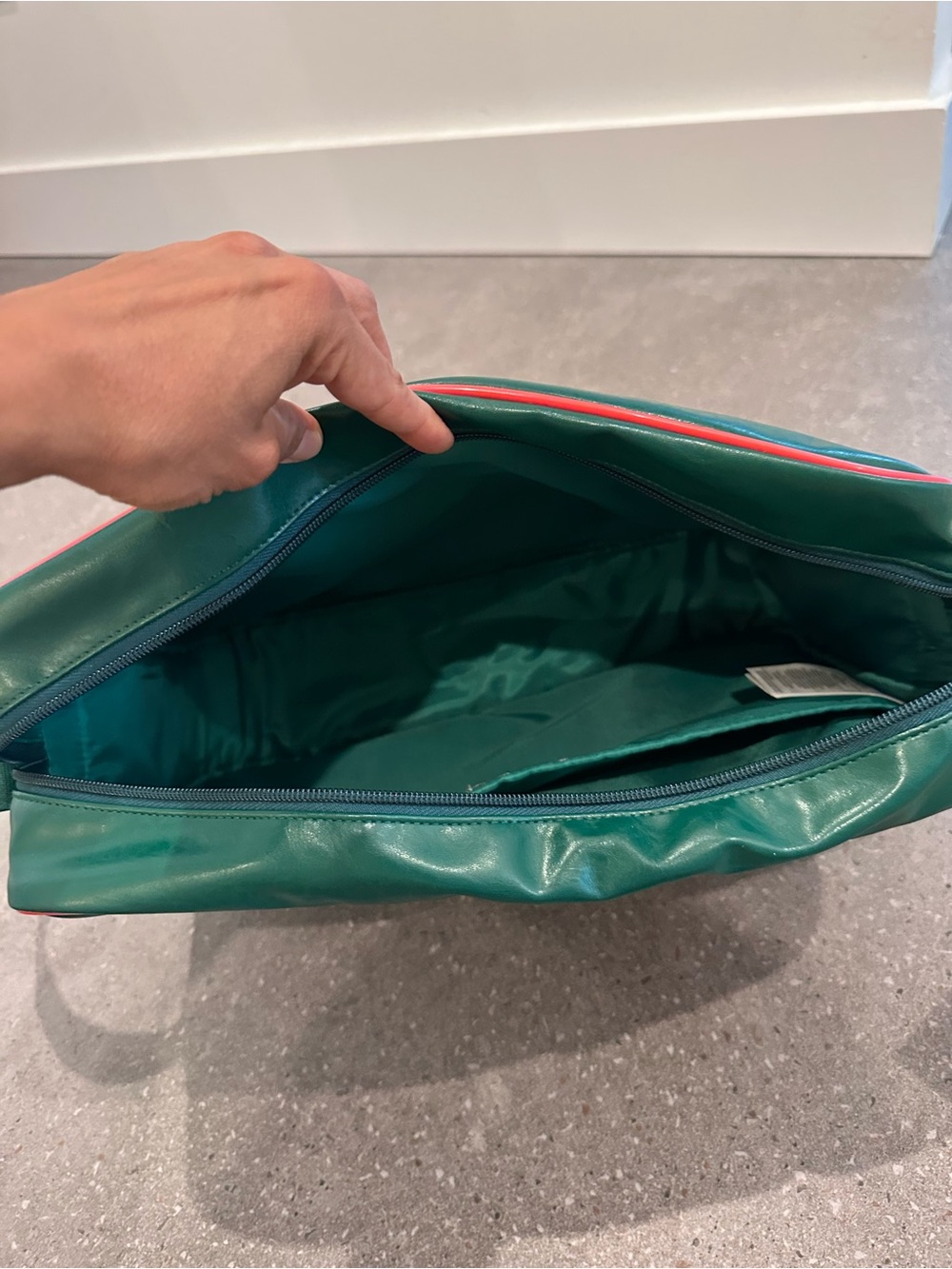 Adidas OG AIRLINER BAG - Picture 7 of 8